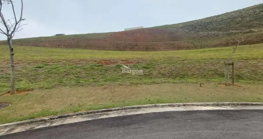 Lote com 682 m² a venda no Condomínio Alphaville Juiz de Fora
