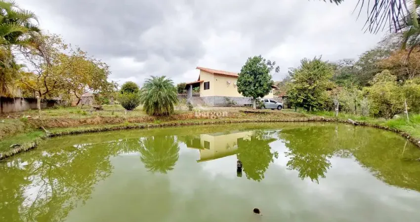 Granja com 3 quartos sendo uma suíte e área de 1.700m² a venda no Condomínio Prainha do Monte Verde em Juiz de Fora