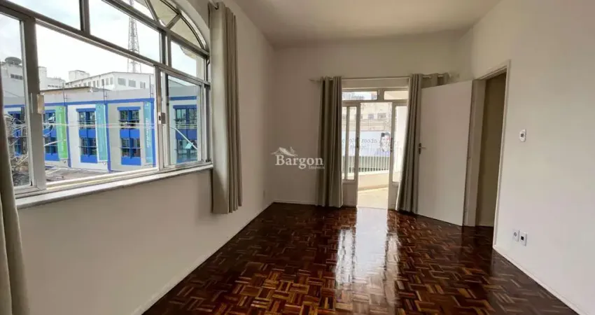 Apartamento amplo com 3 quartos sendo 1 suíte com varanda a venda no Bairro Alto dos Passos em Juiz de Fora