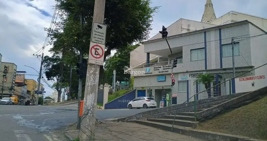 Área comercial com 638 m² a venda na Avenida dos Andradas em Juiz de Fora