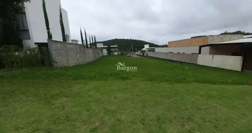 Lote com 445m² a venda no Condomínio Residencial Alvim em Juiz de Fora