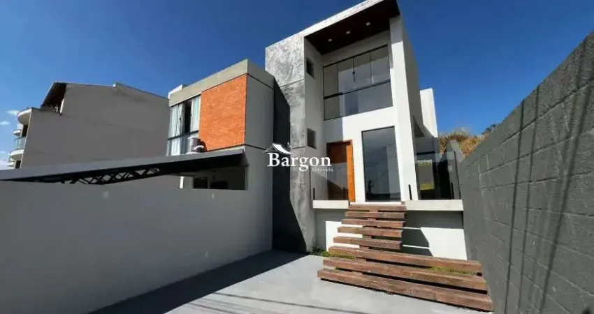Casa com 3 quartos sendo 1 suíte a venda no Bairro Jardim São João em Juiz de Fora