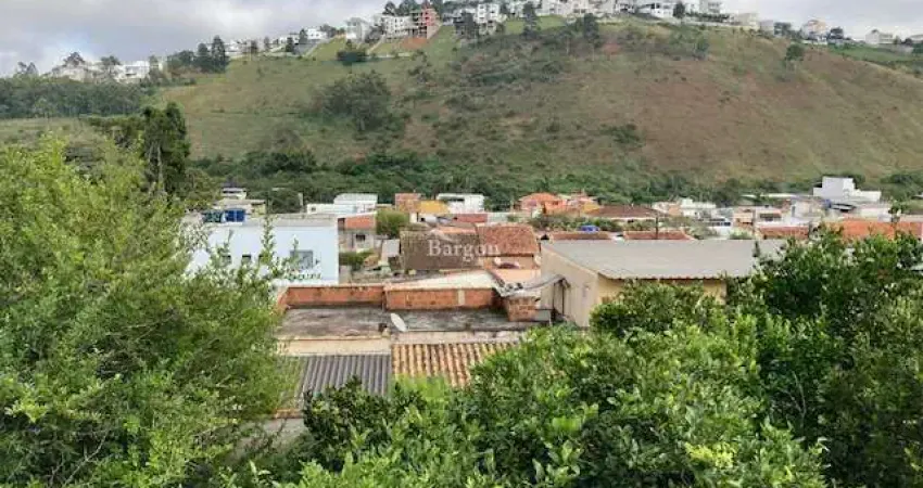 Lote com 750 metros quadrados a venda no Bairro Marilândia em Juiz de Fora