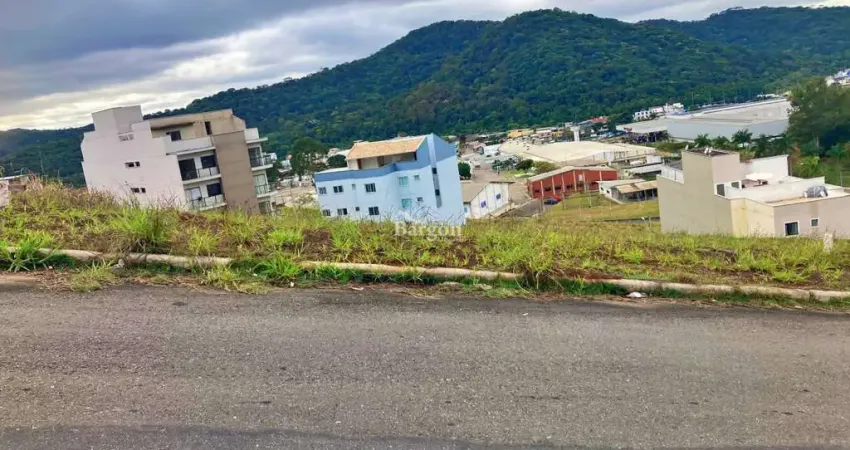 Lote em declive com 607 metros quadrados a venda no Bairro Jardim São João em Juiz de Fora