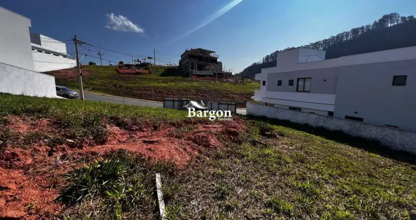 Lote com 330 m² a venda no Condomínio Estrela Alta em Juiz de Fora