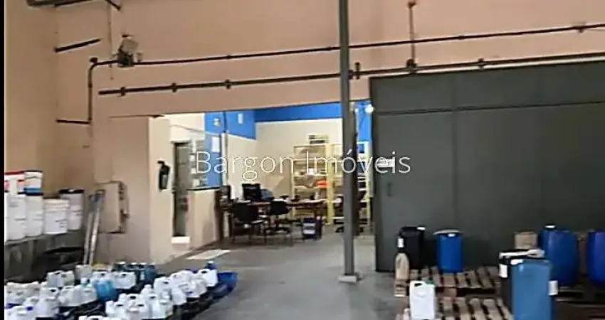 Galpão com 1.800 metros de terreno a venda no Bairro Carlos Chagas em Juiz de Fora