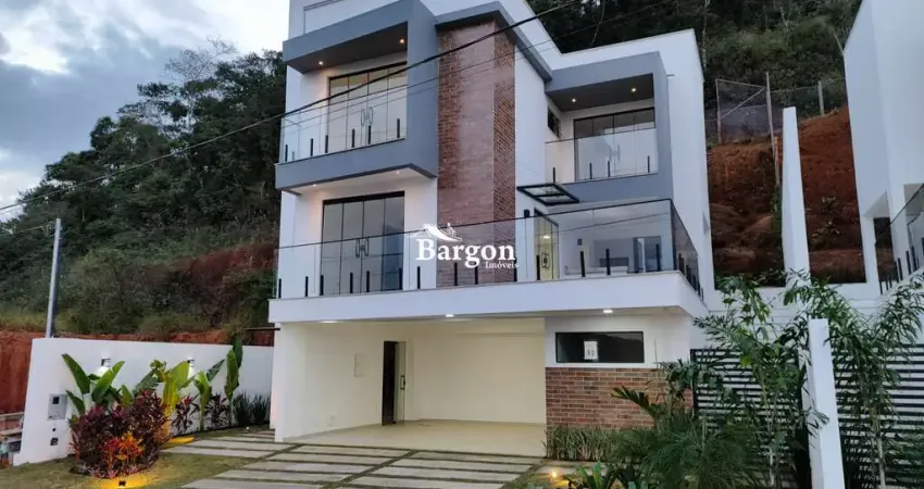 Casa com 3 suites a venda no Condomínio Pedras Altas no Bairro Aeroporto em Juiz de Fora