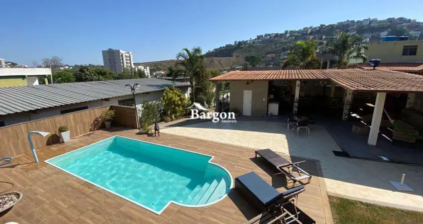 Casa com 3 quartos sendo 1 suíte a venda no Bairro Aeroporto em Juiz de Fora
