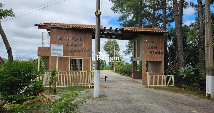 Granja 3 quartos sendo 3 suítes no Condomínio Lagoa Bonita