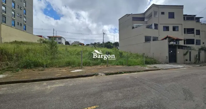 Terreno com 1066 m² a venda no Bairro Aeroporto em Juiz de Fora