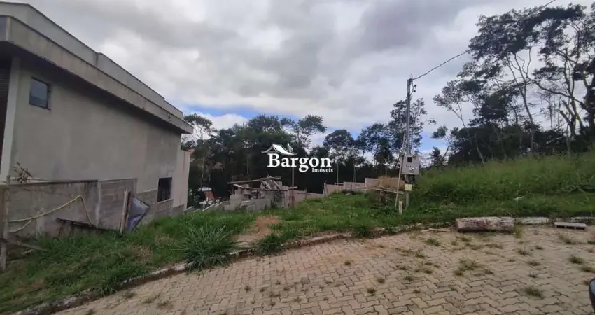 Terreno com 717 metros quadrados em Condomínio fechado a venda no Bairro Salvaterra em Juiz de Fora