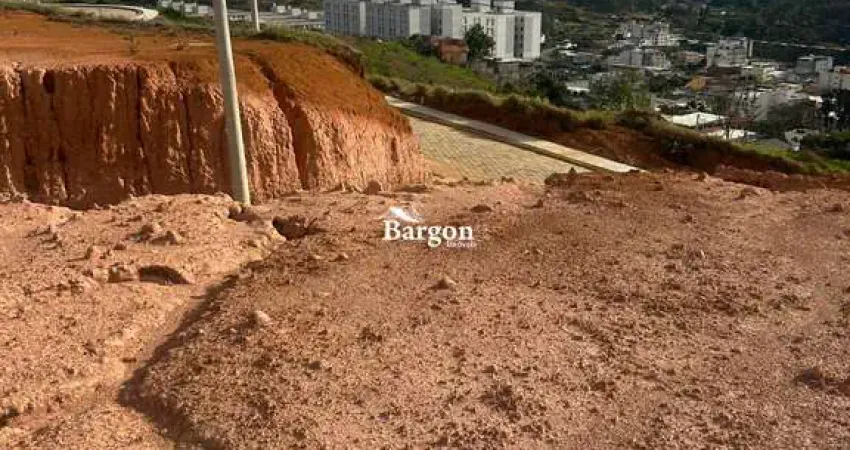 Terreno com 392m² à venda no bairro marilândia em juiz de fora