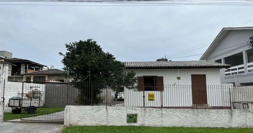 Casa à venda no Próspera, Criciúma 