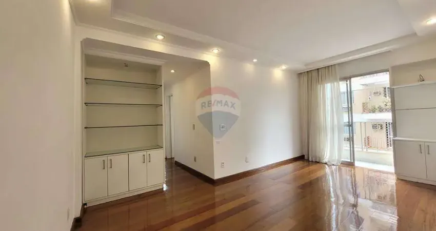 Vendo apartamento com 2 quartos, sendo uma suíte, na tradicional Rua Pereira Nunes.