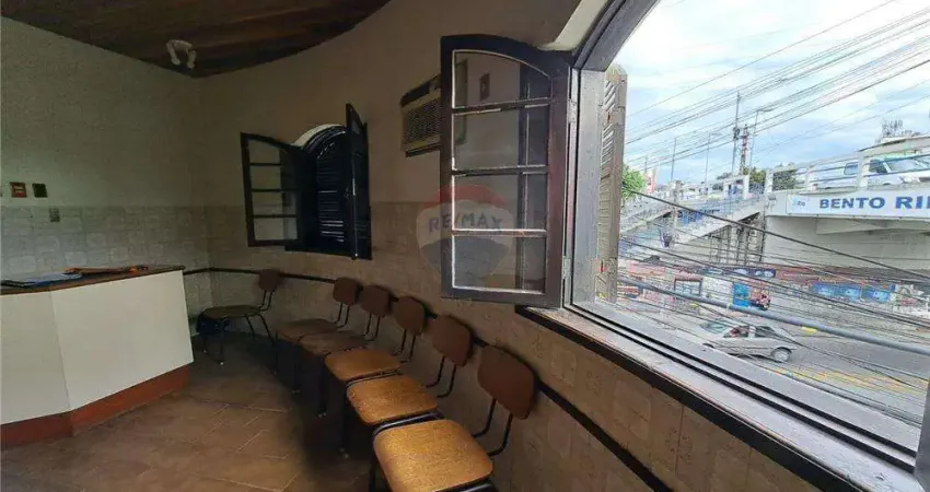 Excelente Oportunidade: imóvel de  72m² em Bento Ribeiro, em frente a estação de trem.