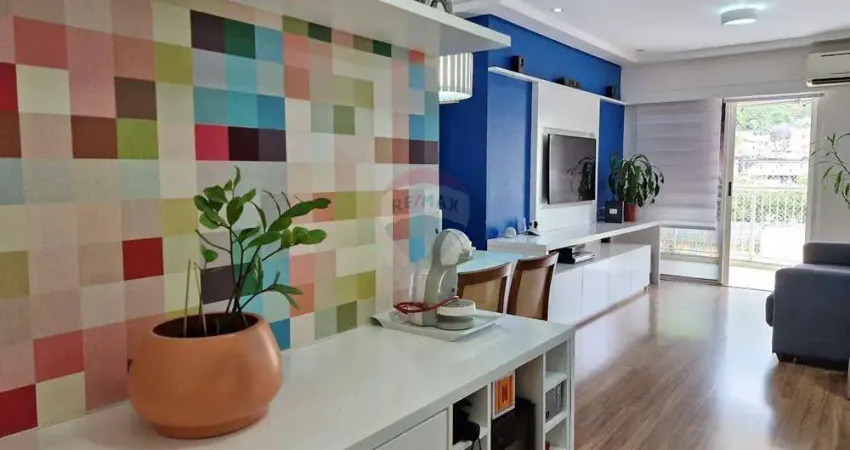 Vendo apartamento reformado com 2 quartos (1 suíte) varandão – 1 vaga na escritura!