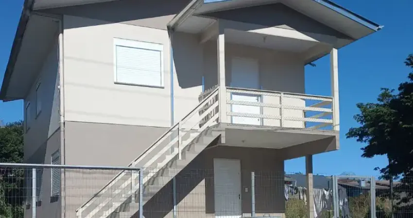 Otima casa com dois pavimentos em caxias do sul, em ponto nobre