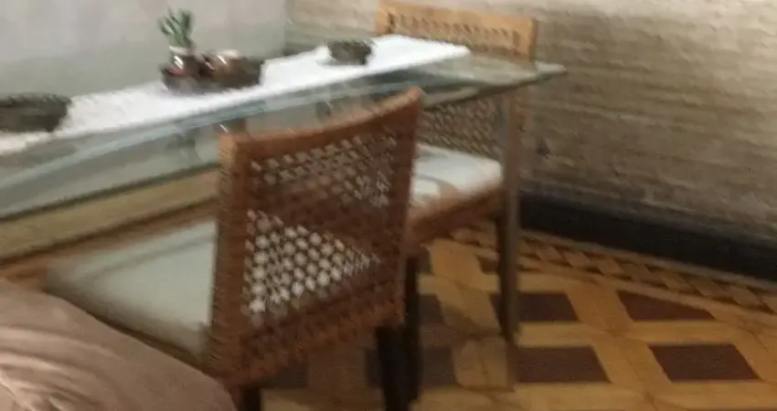 Oportunidade Imperdível ! Casa Ampla para Reforma – Valor Abaixo do Mercado