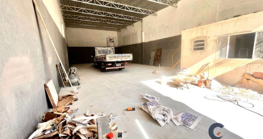 GALPÃO COM 250M2 COM SALA E 03 BANHEIROS - EXCELENTE LOCALIZAÇÃO