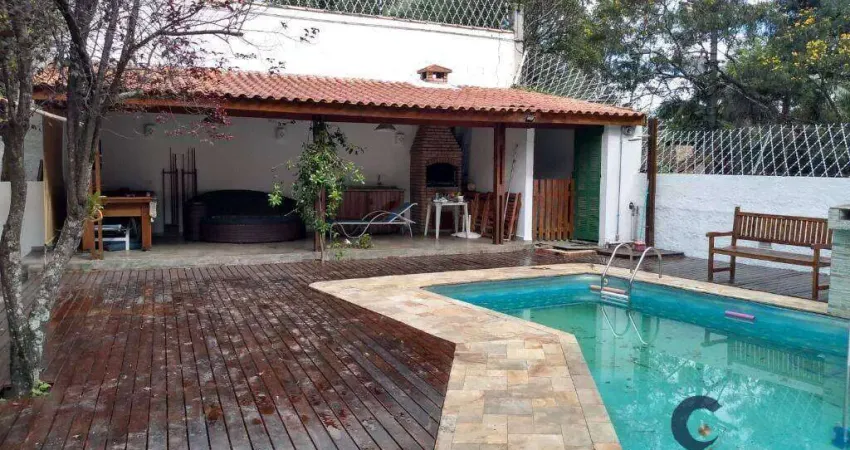 Aconchegante Casa com 5 dorms/2sts, 380 m² - Condomínio Roma I