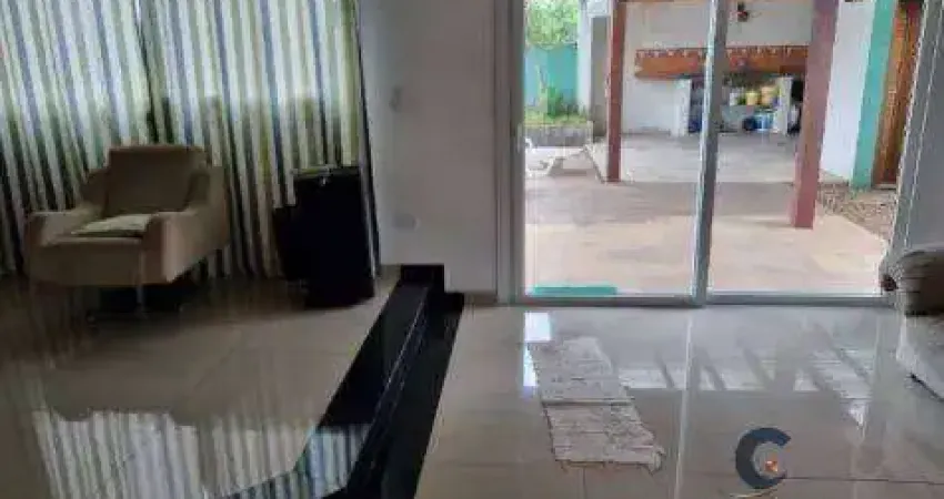 Excelente casa com 3 dorms/2sts, churrasqueira, piscina! 355 m², à venda.