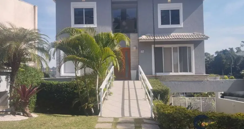 Maravilhosa casa à venda - 04 dorms/02 suítes golf village por r$ 2.200 mil