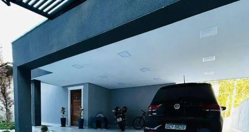 Lindo imóvel com piscina, churrasqueira, suítes, muito verde! 250 m²