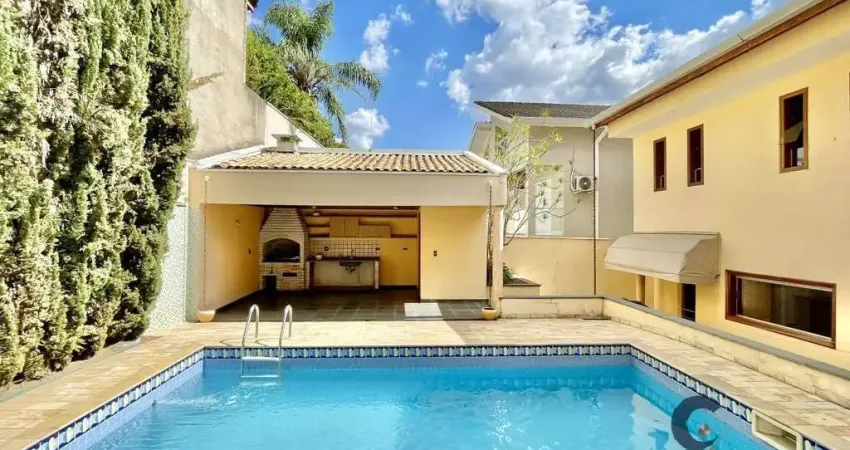 Casa maravilhosa com 3 dormitórios (1 suíte), piscina, churrasqueira! 390m²