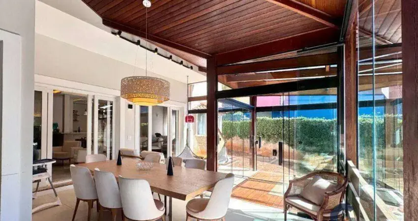 Maravilhosa casa com 4 dormitórios/2 suítes, piscina, hidro à venda, 444 m²