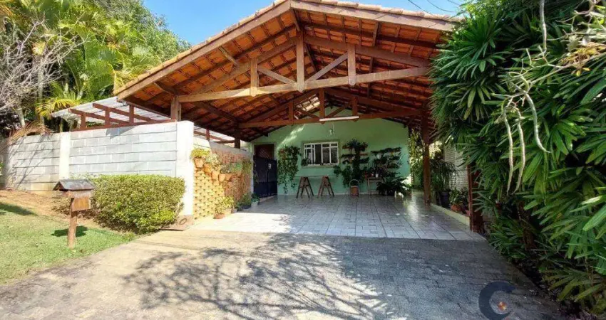 Excelente casa térrea com 3 dormitórios/suíte e hidro à venda, 163 m²