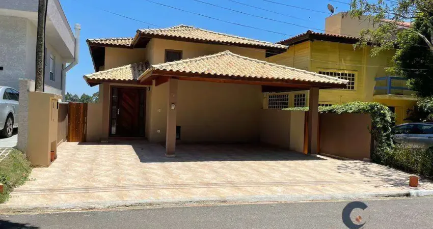 Linda casa em condomínio tranquilo – conforto e lazer! à venda, 300 m²