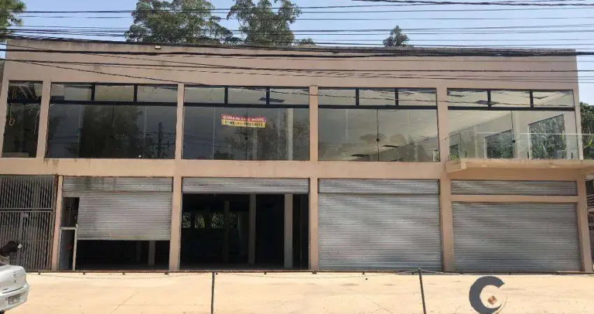 Amplo salão comercial com 800 m² em localização estratégica na granja viana