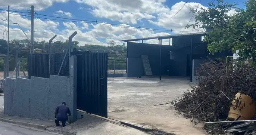 Galpão comercial para locação – 400 m² construídos + 400 m² de pátio