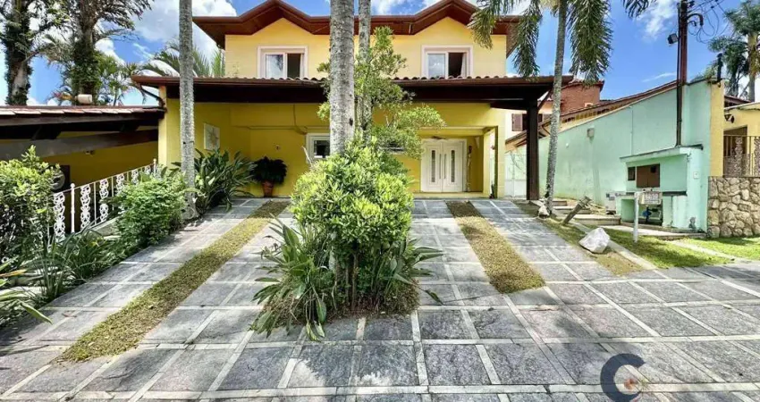 Charme, natureza e sofisticação – casa exclusiva com 4 suítes e piscina