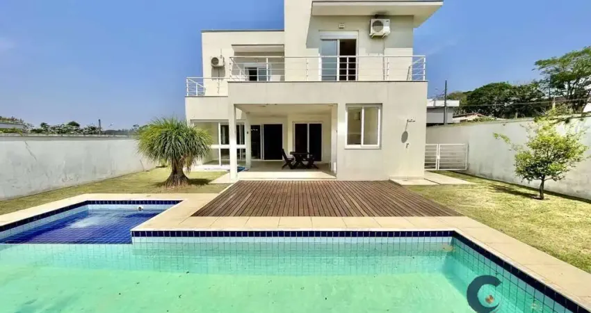 Casa à venda com 332m2, 4 suítes, lazer privativo - granja viana