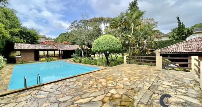 Aconchegante casa com 4 suítes, lazer integrado, espaço gourmet, natureza!