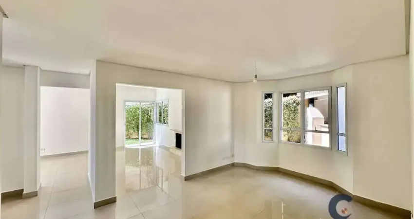 Casa com 4 dorms à venda – aconchegante e totalmente integrada à natureza