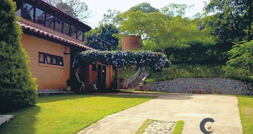 Um achado com estilo: casa “simple chic' – porteira fechada, 2 dormitórios