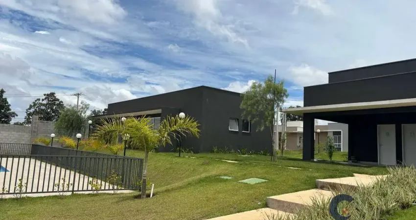 Casa térrea com 2 dormitórios em condomínio villa magari - sorocaba