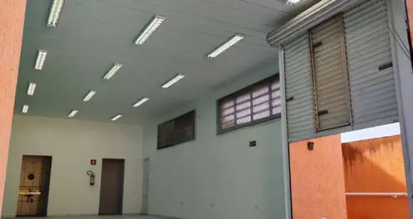 Salão comercial para alugar! 110 m², doca, copa, banheiros, equipado!