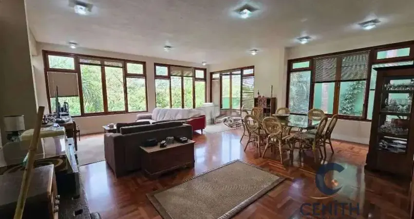 Casa a venda com 384m2, 4 dormitorios, escritorio em condominio