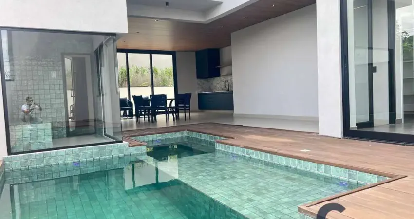 Casa alto padrão em condomínio com 4 suítes, lazer privativo - granja viana