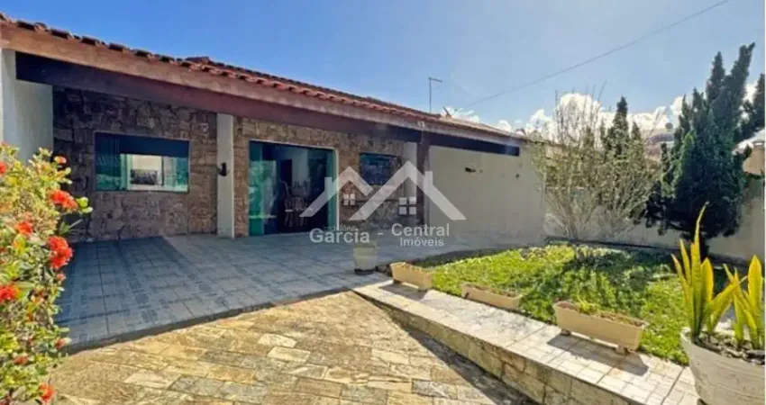 Casa com 3 quartos à venda na São José, 125, Estancia São Jose, Peruíbe
