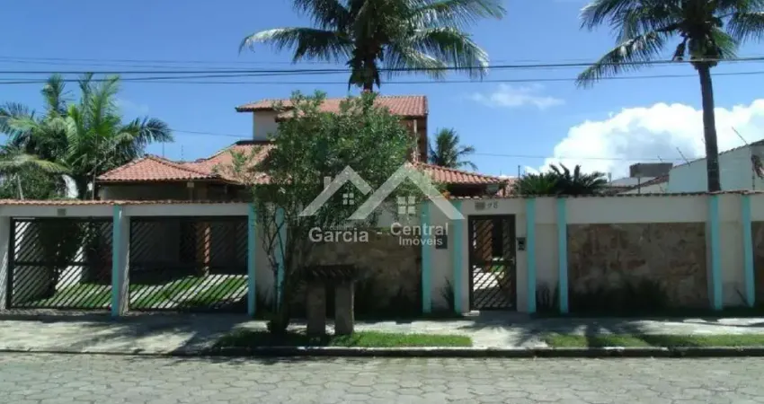 Casa em Peruíbe no bairro Maria Helena Novaes