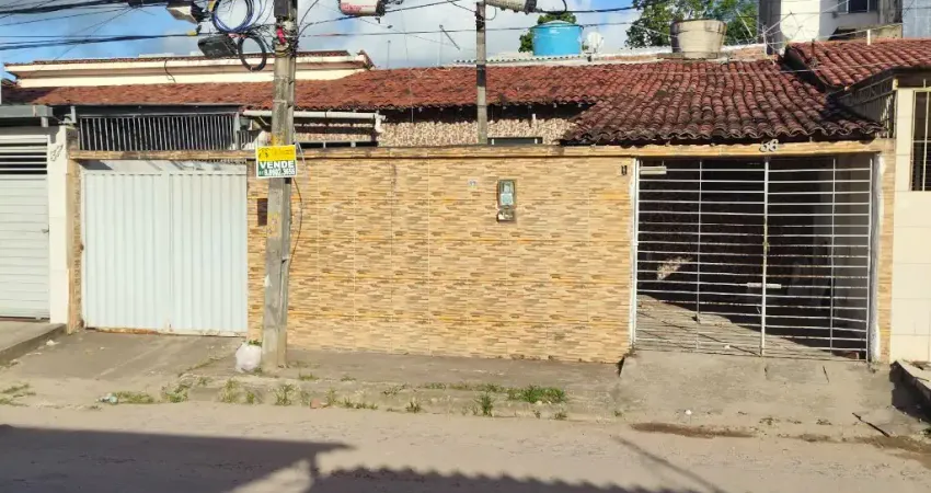 Vendo casa em Ouro Preto com 2 quartos e 1 vaga de garagem