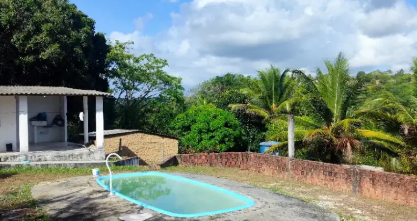 Vendo sítio por trás do hospital miguel arraes , com 5980m2 com piscina, casa com 2 quartos.