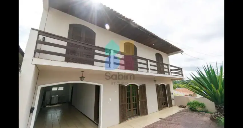 Sobrado para Venda em Campo Largo, Santa Terezinha, 4 dormitórios, 2 banheiros, 2 vagas