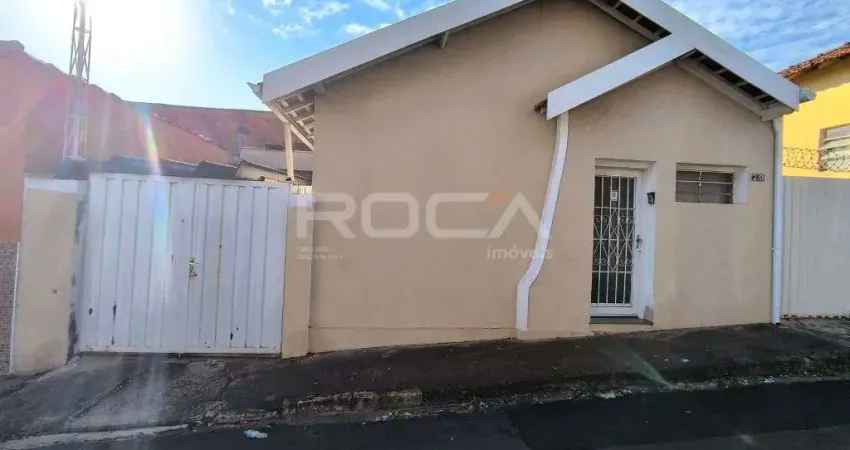 Casa padrão para alugar com 3 quartos no Jardim São Carlos - São Carlos