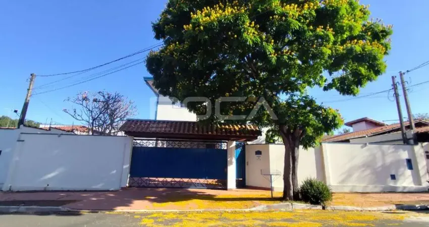 Sobrado de 4 dormitórios com suíte e 4 vagas no residencial samambaia