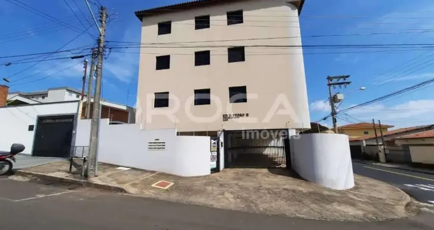 Aluguel de Apartamento Padrão com 2 Dormitórios em São Carlos